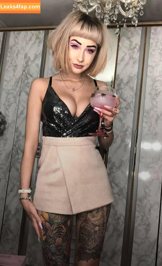Danielle Hunt / https: / huntmag / lildanihunt / thedaniellehunt leaked photo photo #0056