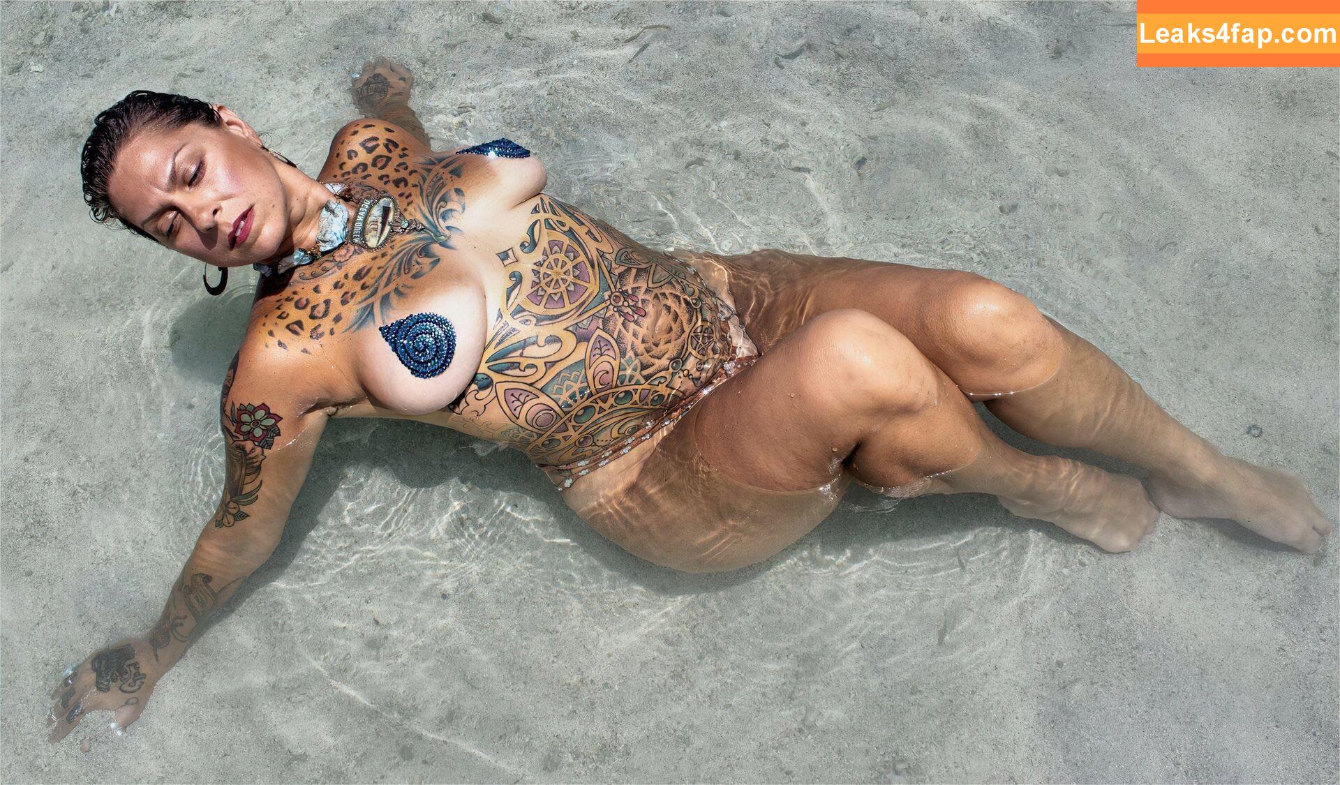 Danielle K /  leaked photo photo #0013