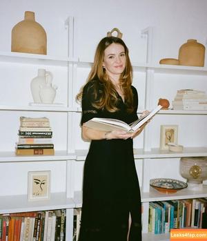 Danielle Panabaker photo #0068