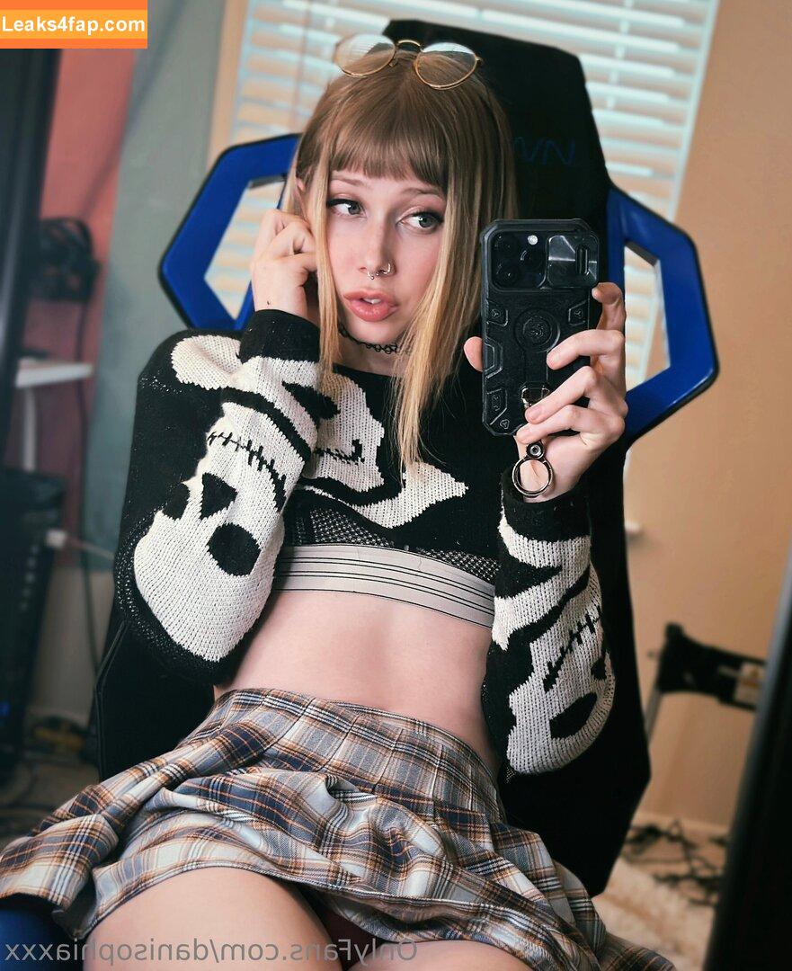 danisophiaxxx / danisophia.official leaked photo photo #0040