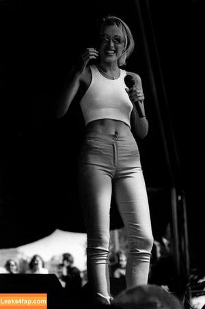 Danni Minogue photo #2534