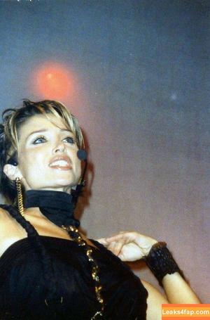 Danni Minogue photo #2833
