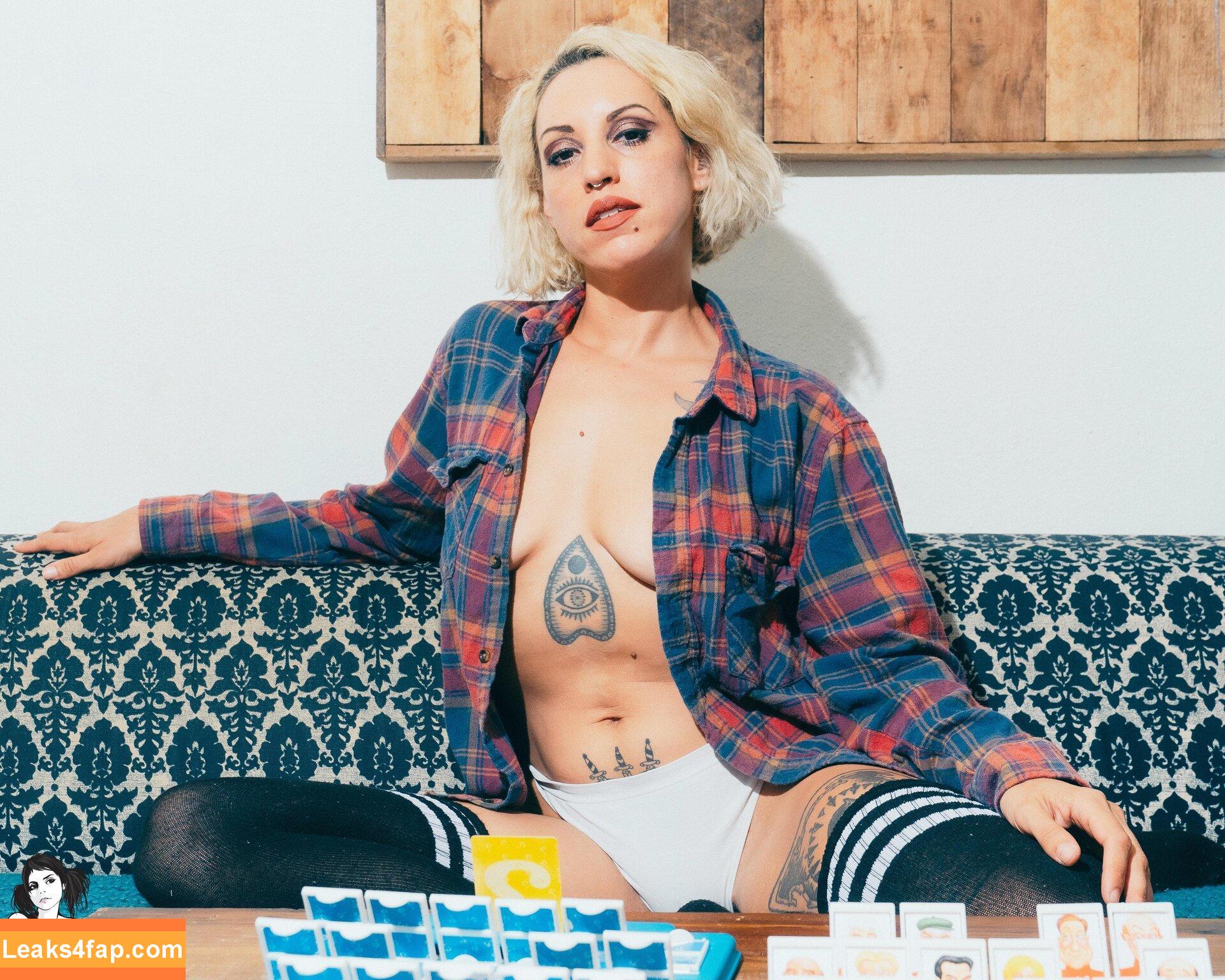 Daphnemoon / hey_itsdaphne leaked photo photo #0001