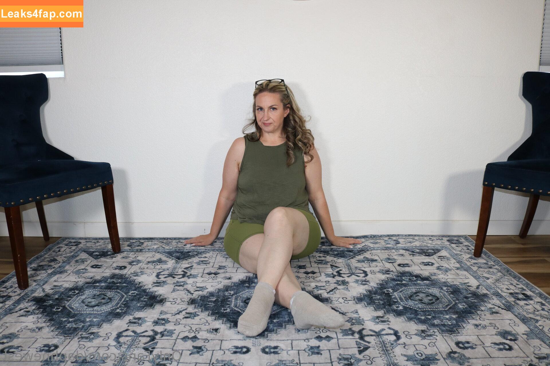 daphnewest /  leaked photo photo #0189