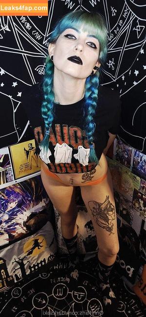 darksaki photo #0008