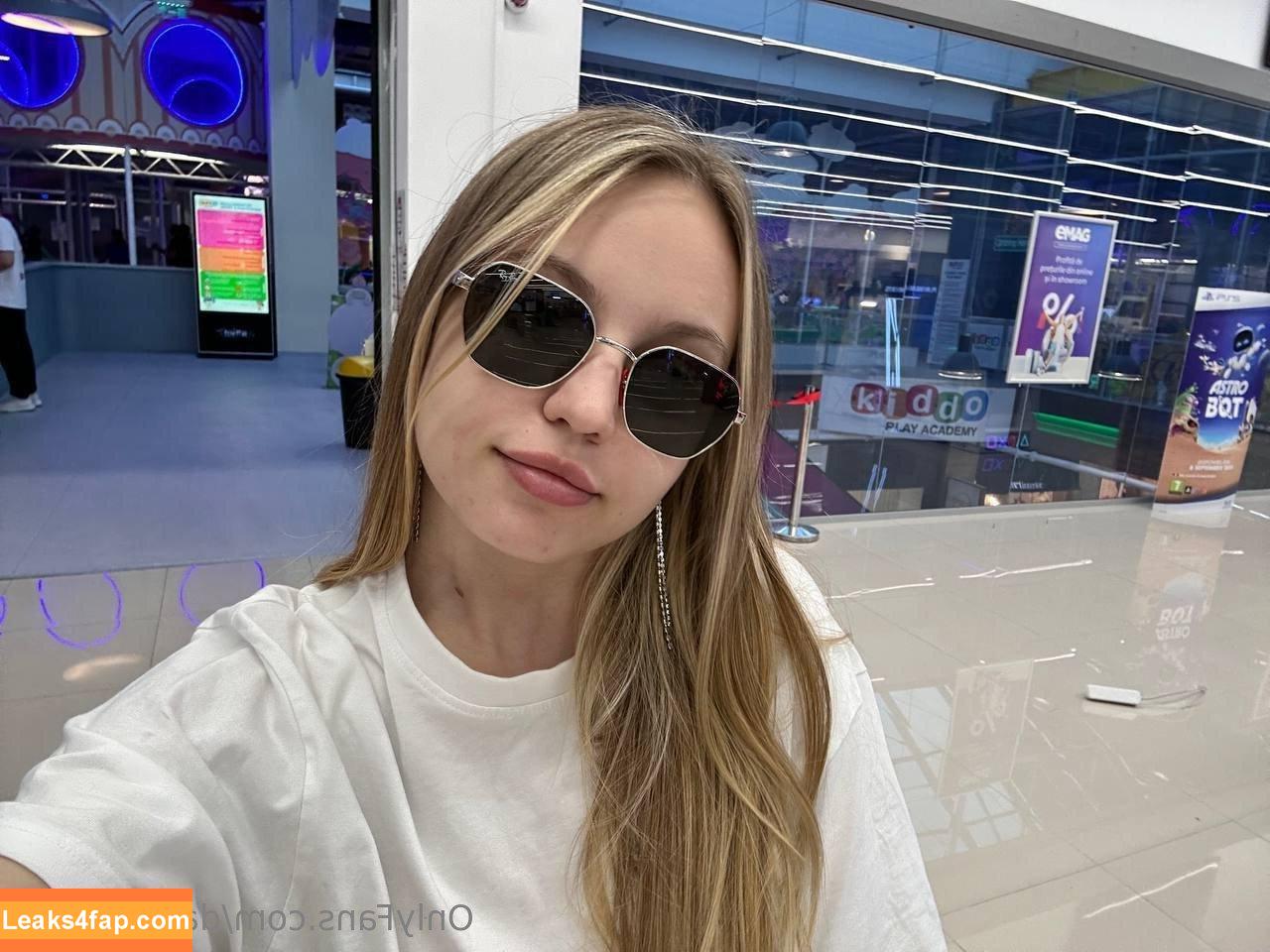 dashenka18 / dasha_dasha_18_ leaked photo photo #0100