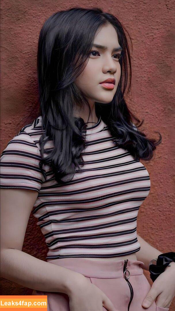Davina Karamoy /  leaked photo photo #0002