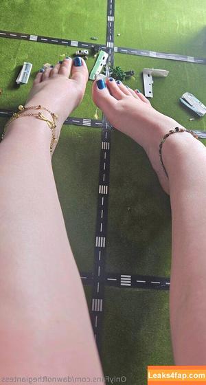 dawnofthegiantess photo #0012