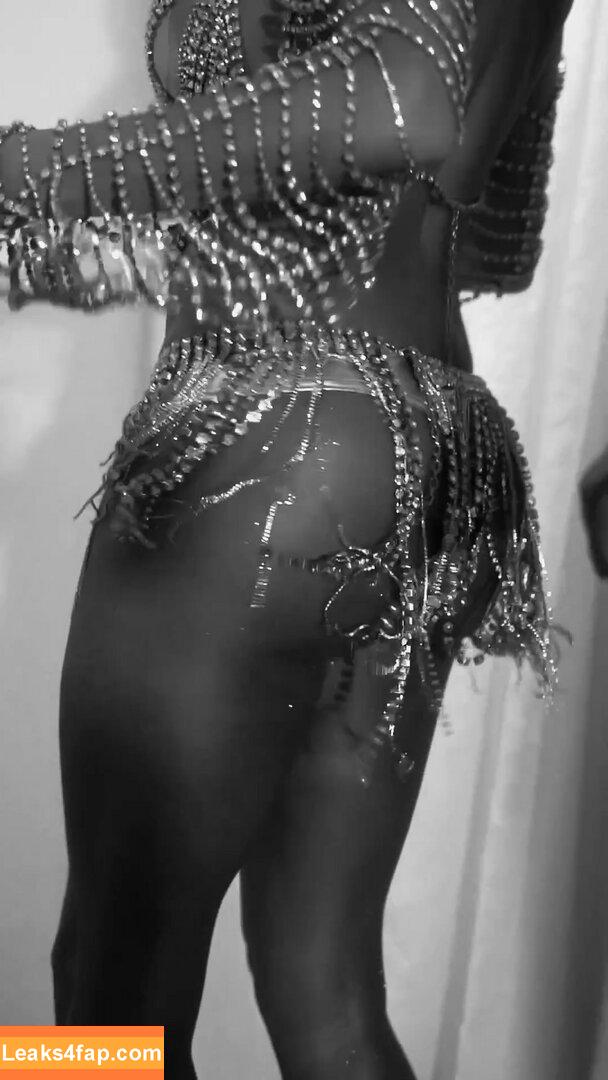 Deborah Secco / dedesecco слитое фото фото #0926