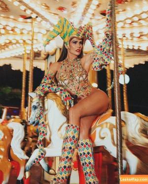 Deborah Secco photo #0347