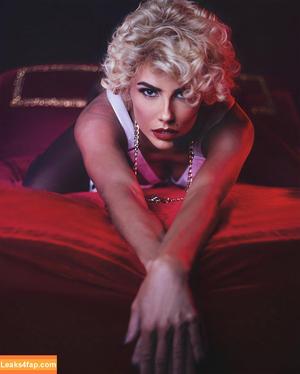 Deborah Secco photo #1019