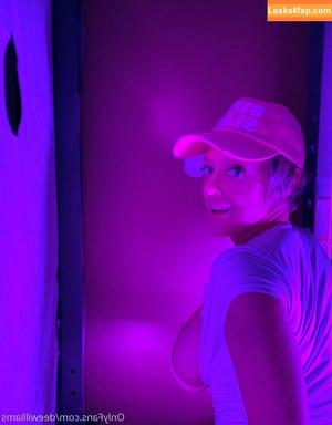 Dee Williams photo #0060