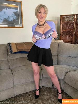 Dee Williams photo #0110