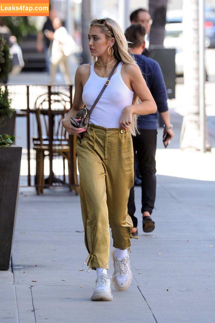 Delilah Hamlin /  leaked photo photo #0216