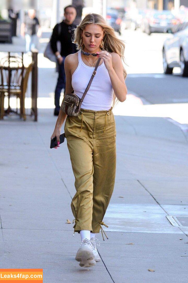 Delilah Hamlin /  leaked photo photo #0219