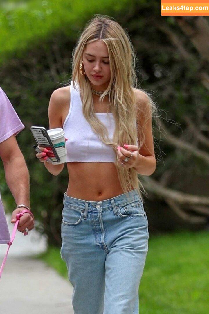 Delilah Hamlin /  leaked photo photo #0237