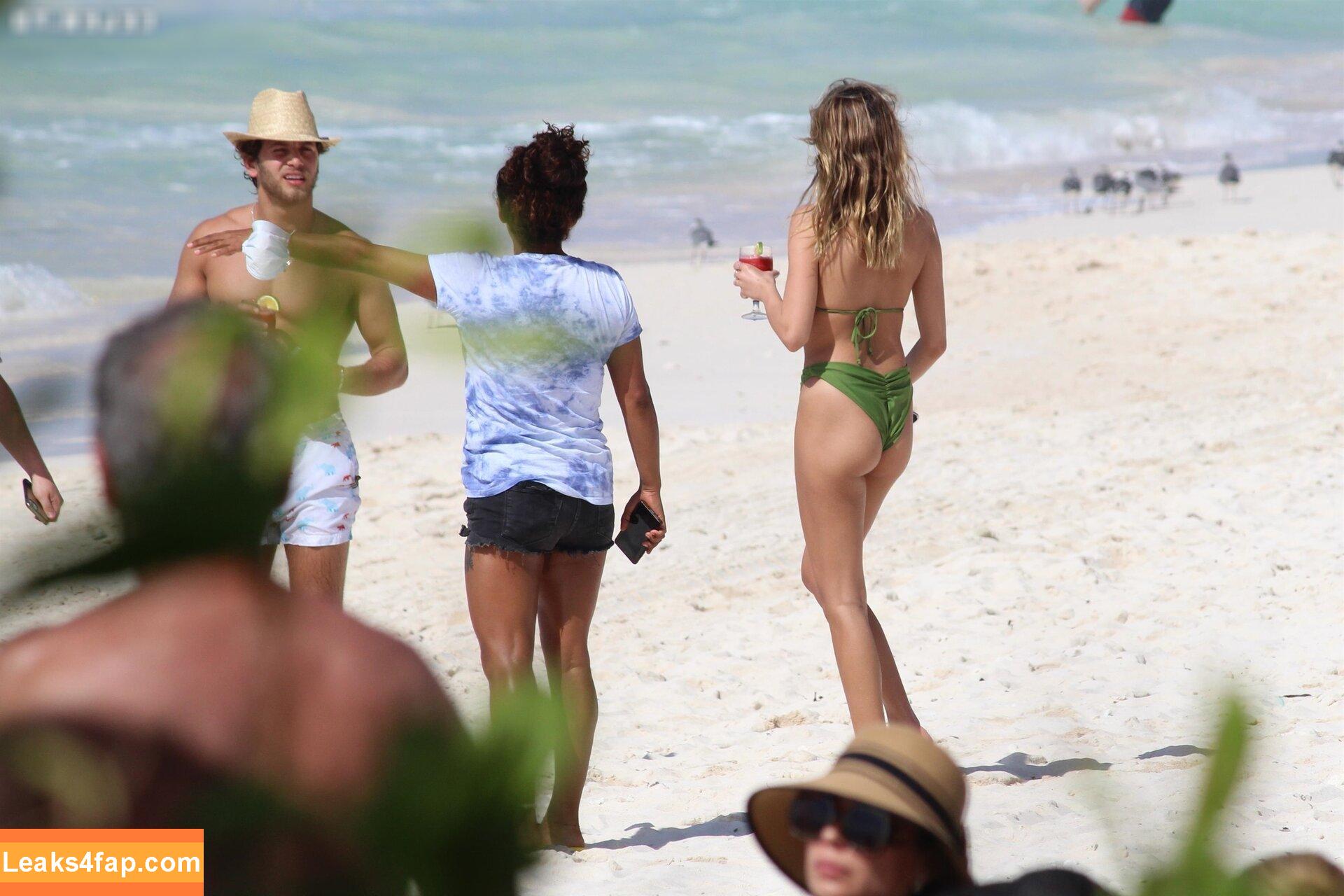 Delilah Hamlin /  leaked photo photo #0247
