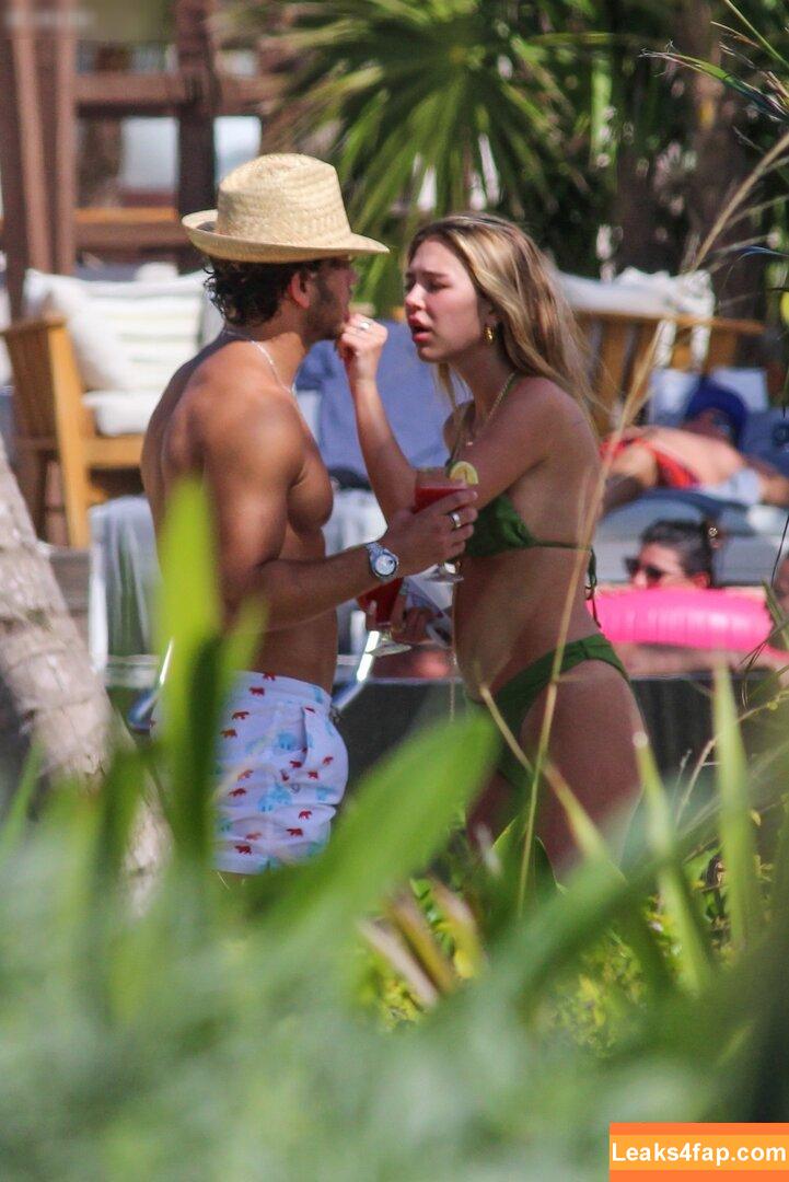Delilah Hamlin /  leaked photo photo #0253