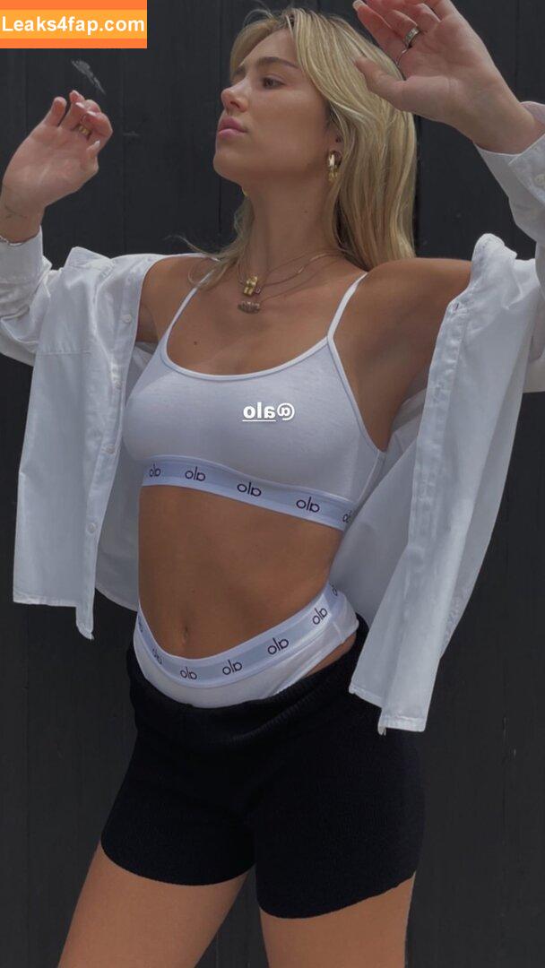 Delilah Hamlin /  leaked photo photo #0276