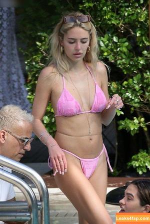 Delilah Hamlin фото #0065