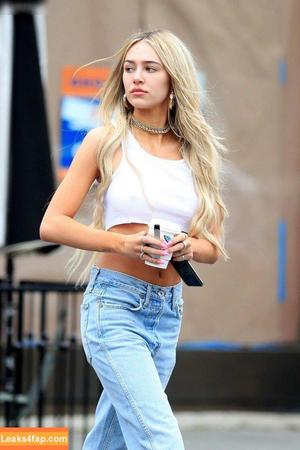 Delilah Hamlin photo #0241