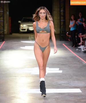 Delilah Hamlin фото #0701