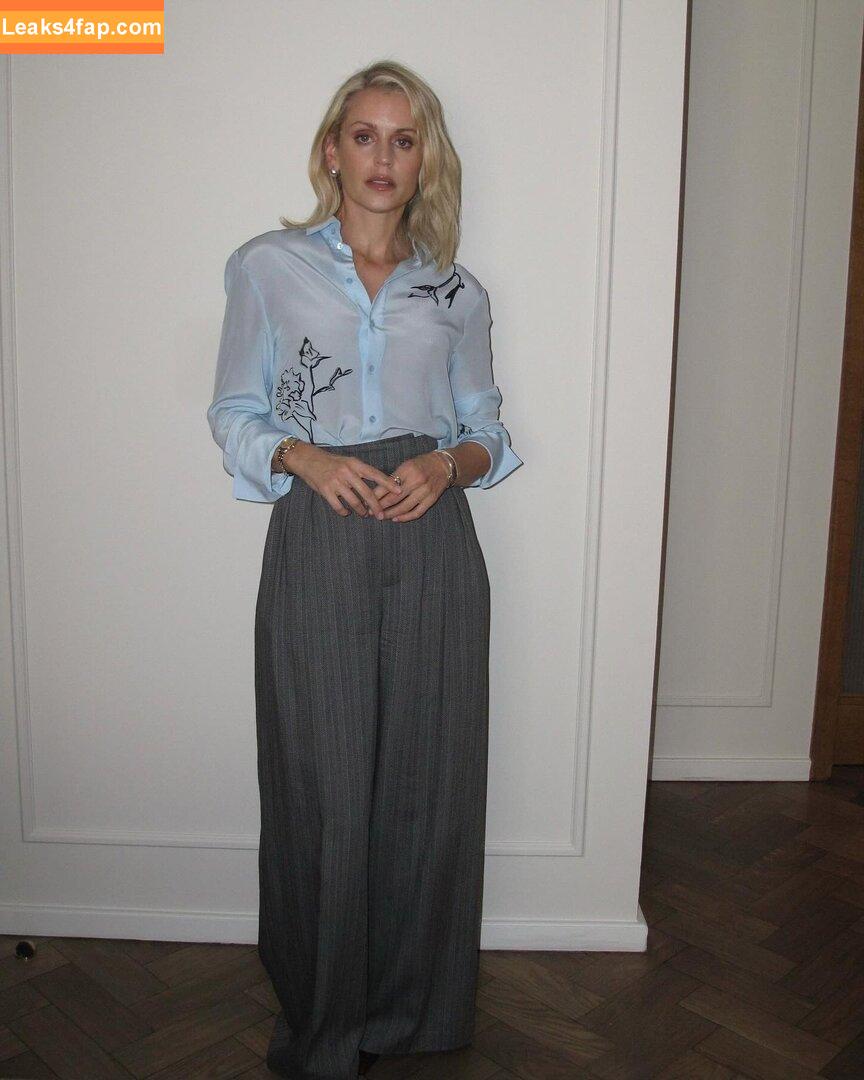 Denise Gough / denisegough1 leaked photo photo #0040