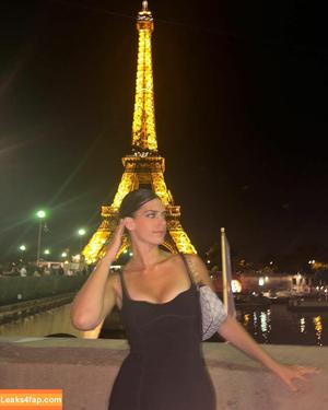 Develique photo #0147
