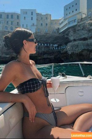 Develique photo #0263