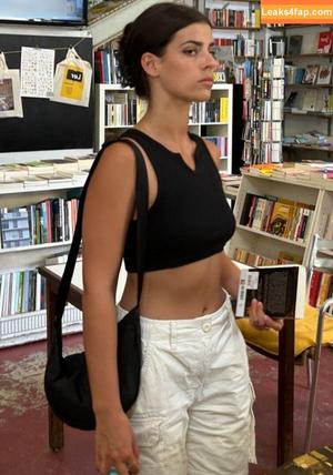 Develique photo #0338