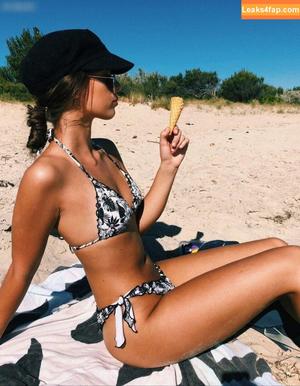 Develique photo #0342