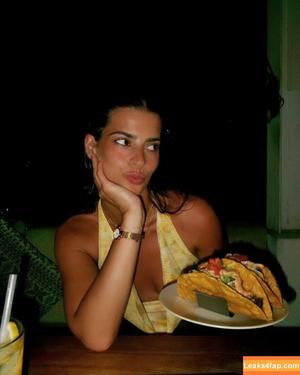 Develique photo #0368