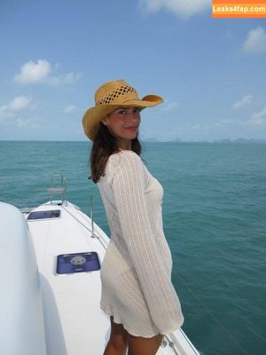 Develique photo #0643