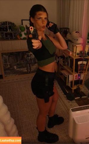 Develique photo #0652