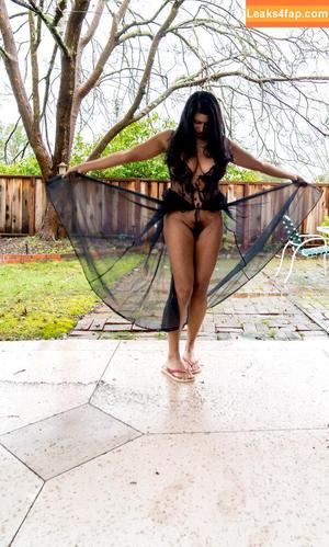 Devi The Model photo #0290