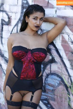 Devi The Model photo #0533