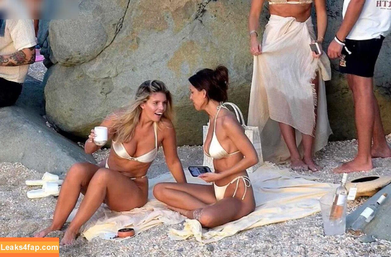 Devin Brugman / Natasha Oakley / devinbrugman слитое фото фото #1000