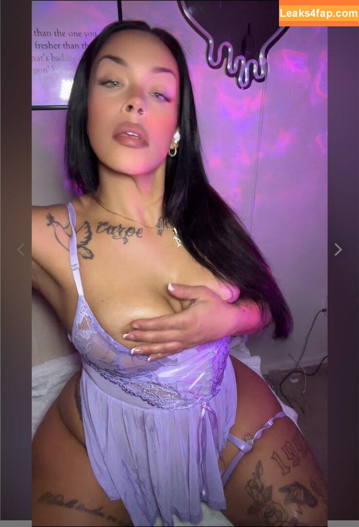 devine_honeybb / divine_honey leaked photo photo #0021