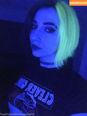 deviouslilwolf photo #0001