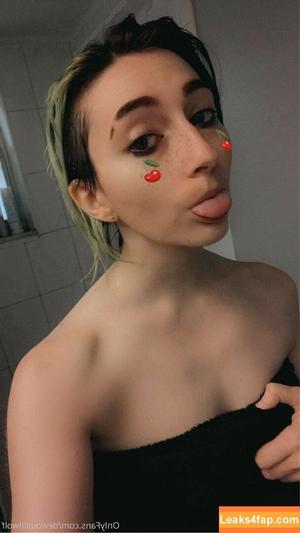 deviouslilwolf photo #0004