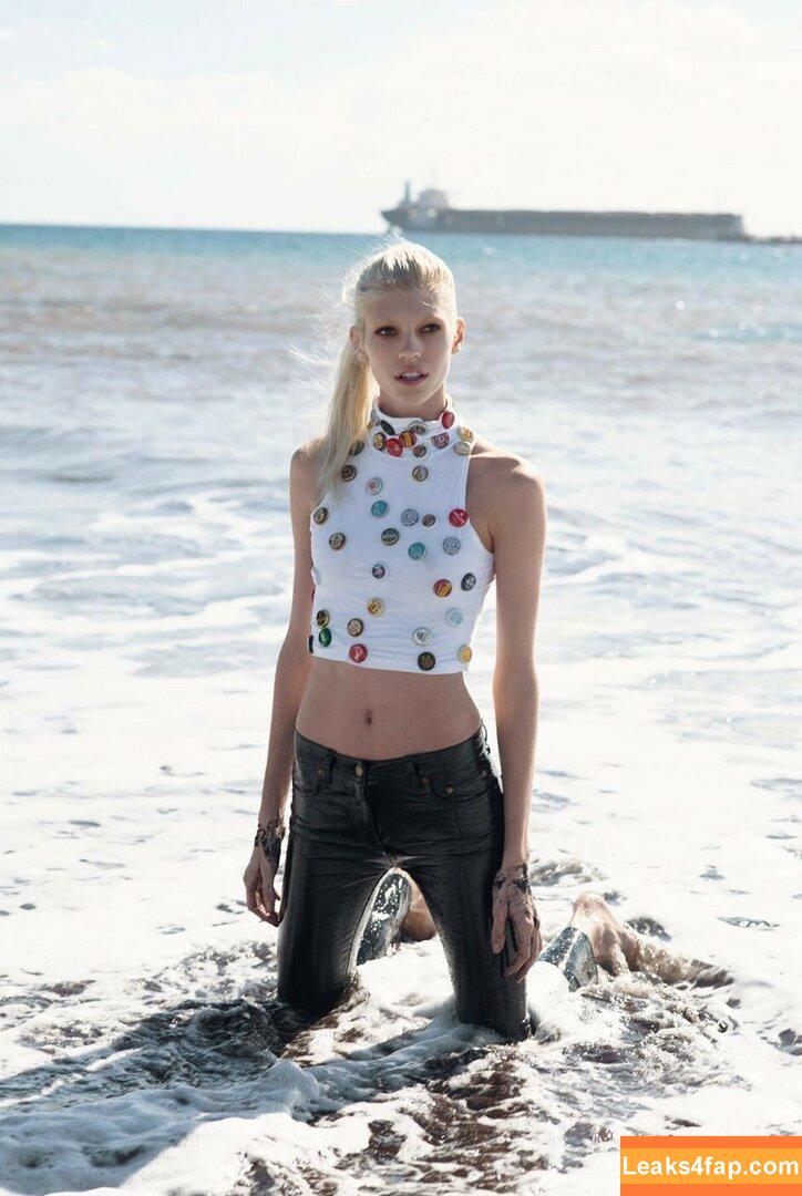 Devon Windsor / devwindsor leaked photo photo #0006