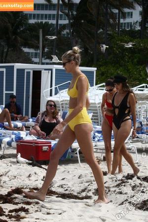 Devon Windsor photo #0035