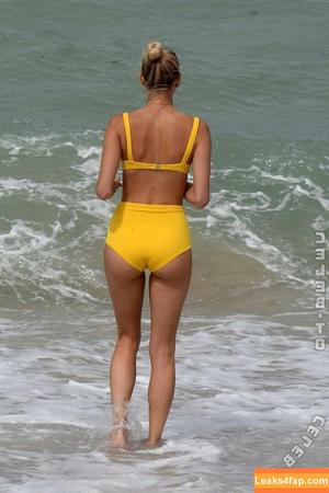 Devon Windsor photo #0042