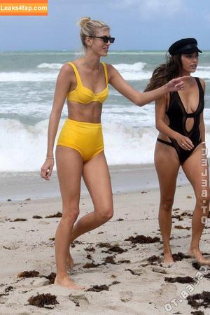 Devon Windsor photo #0046