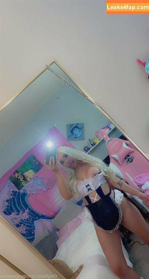 dezzywaifuu photo #0039