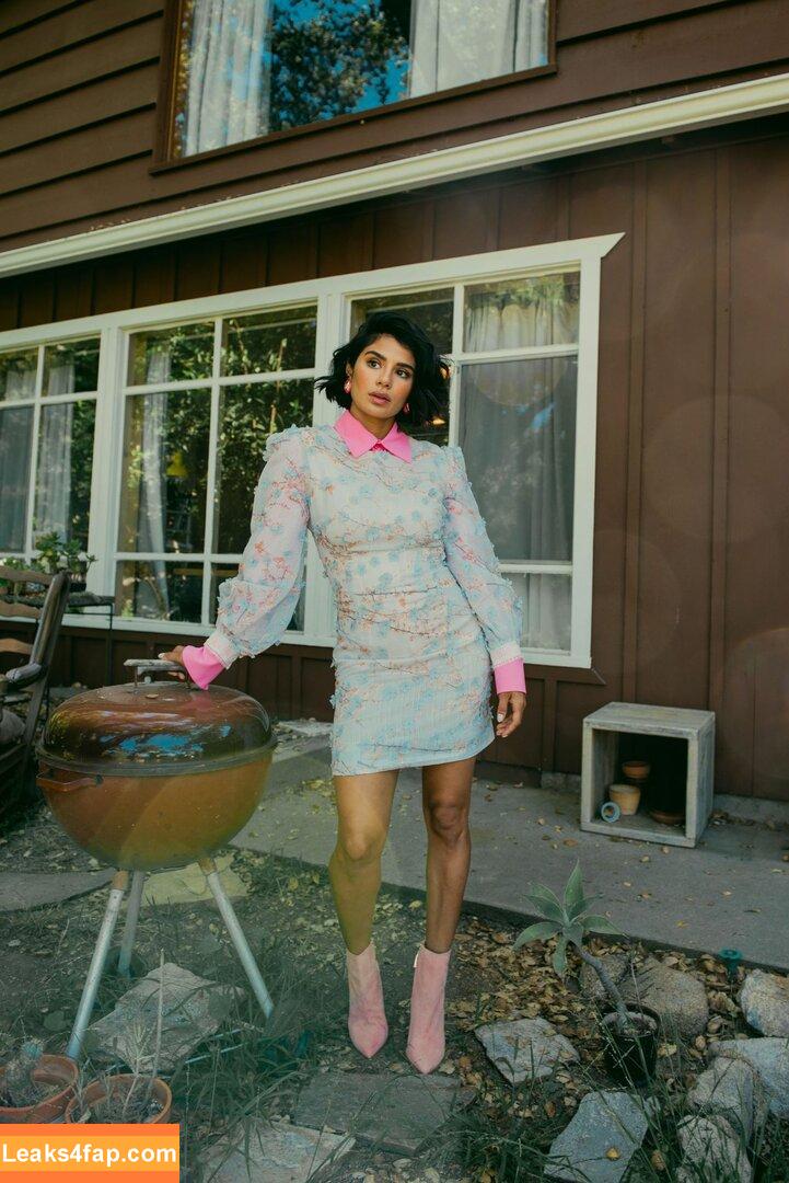 Diane Guerrero / Crazy Jane / Doom Patrol / dianeguerrero__ / dianexguerrero leaked photo photo #0176