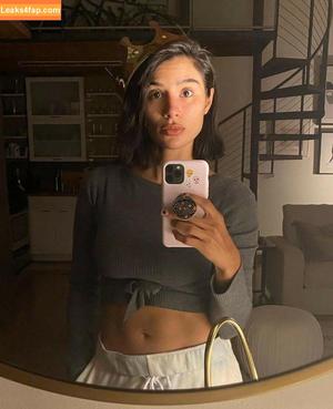 Diane Guerrero photo #0009