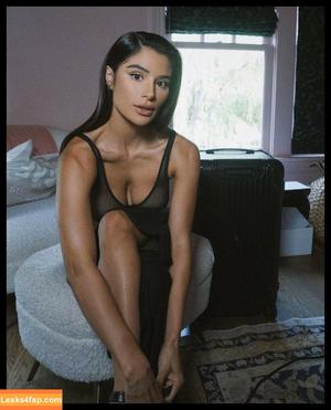 Diane Guerrero photo #0010