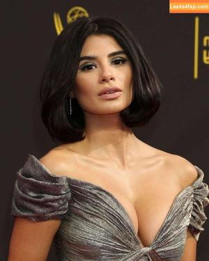 Diane Guerrero photo #0014