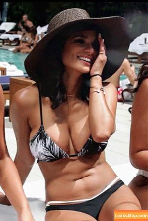 Diane Guerrero photo #0115